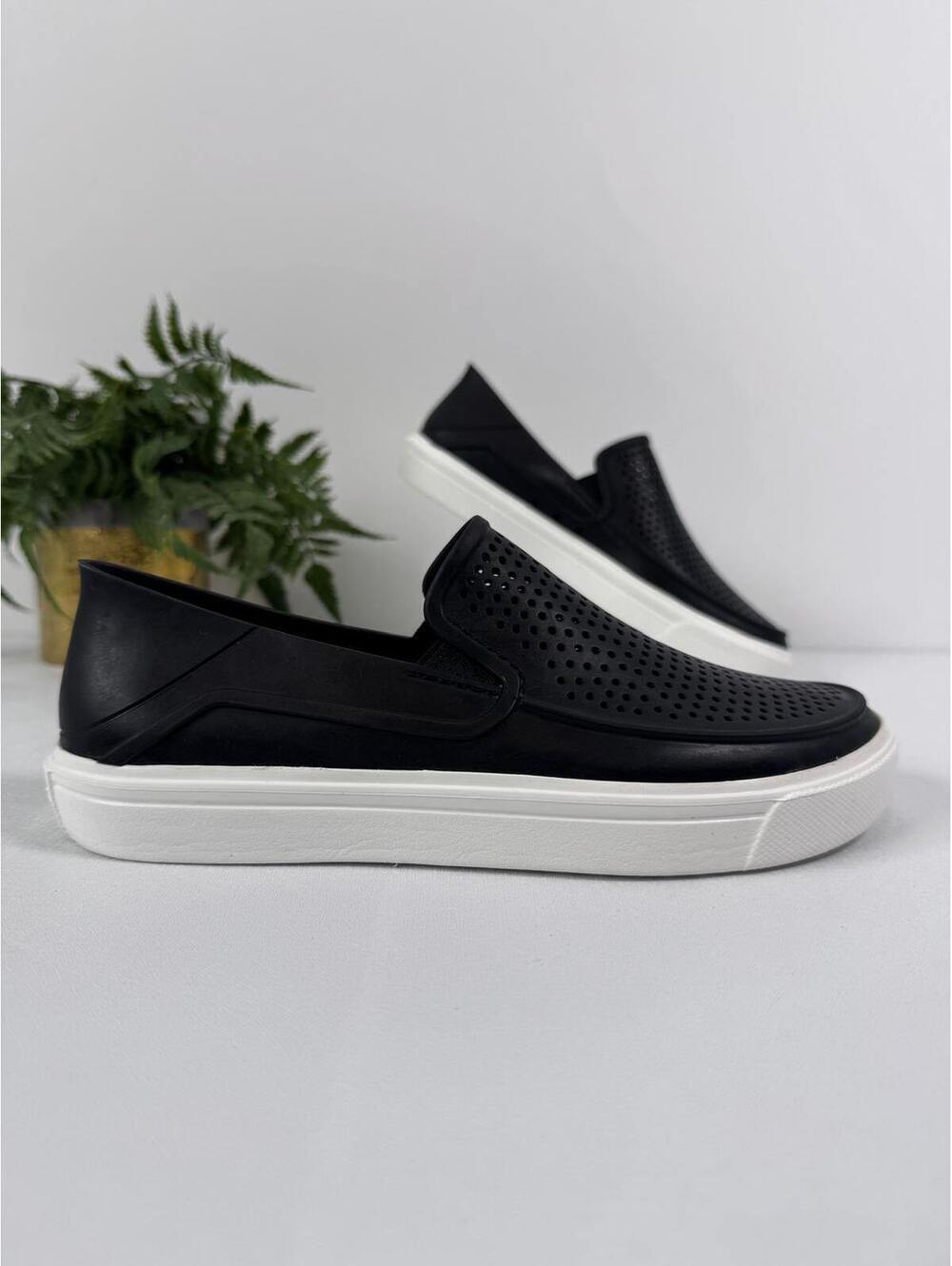 Crocs CitiLane Roka Slip On Loafers Perforated Comfort Women’s Size 7.5 Black